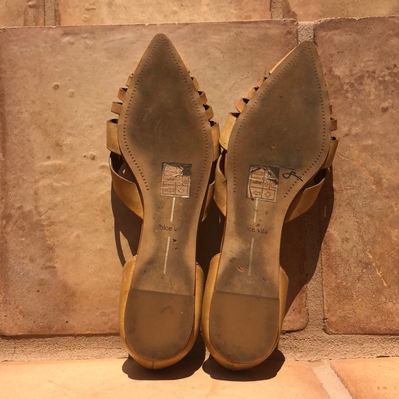 Dolce Vita Tan Flats - Picture 3 of 3